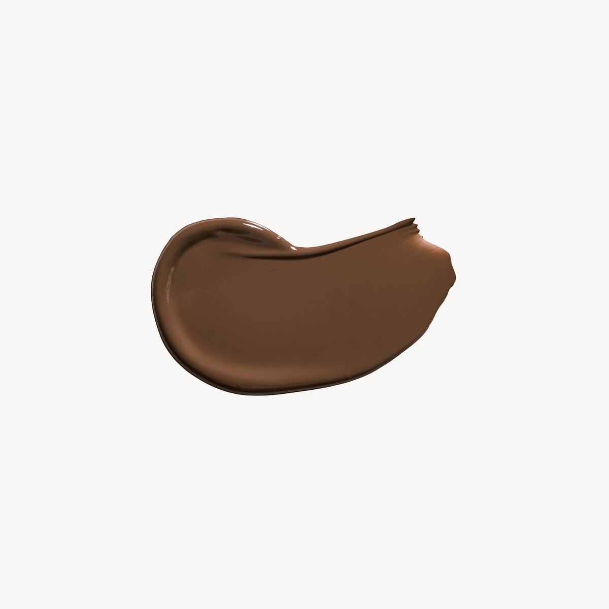 Swatch du Revitalize Hydra Concealer de RMS Beauty, couleur W024, une teinte claire à sous-ton neutre. Idéal pour un teint frais et unifié.